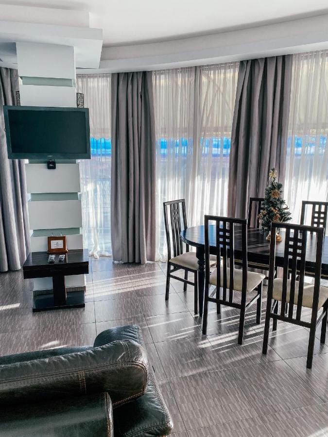 Greenstone Hotel Kherson Bagian luar foto