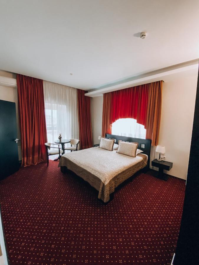 Greenstone Hotel Kherson Bagian luar foto