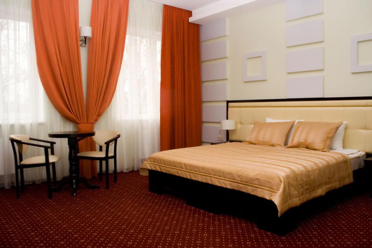 Greenstone Hotel Kherson Bagian luar foto