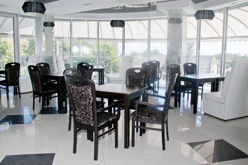 Greenstone Hotel Kherson Bagian luar foto
