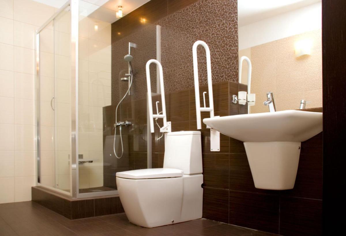 Greenstone Hotel Kherson Bagian luar foto