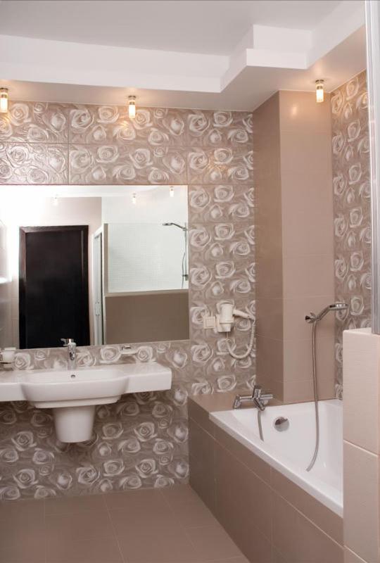 Greenstone Hotel Kherson Bagian luar foto