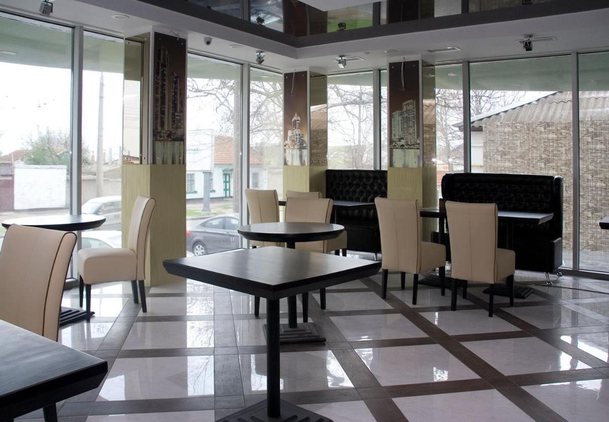 Greenstone Hotel Kherson Bagian luar foto