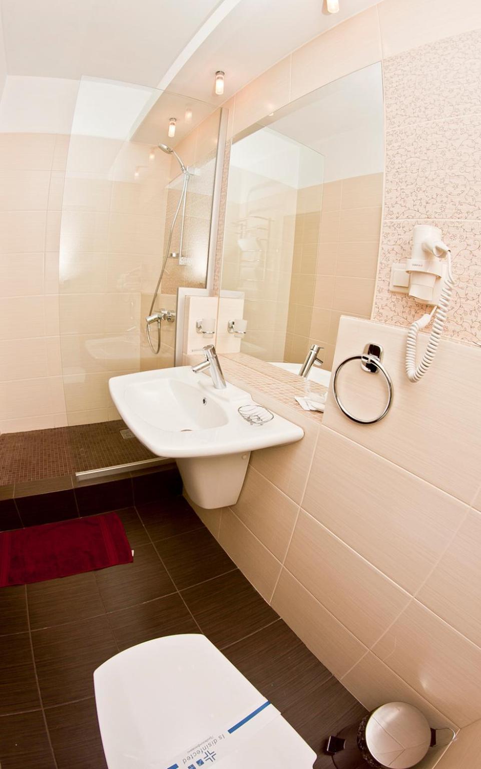 Greenstone Hotel Kherson Bagian luar foto