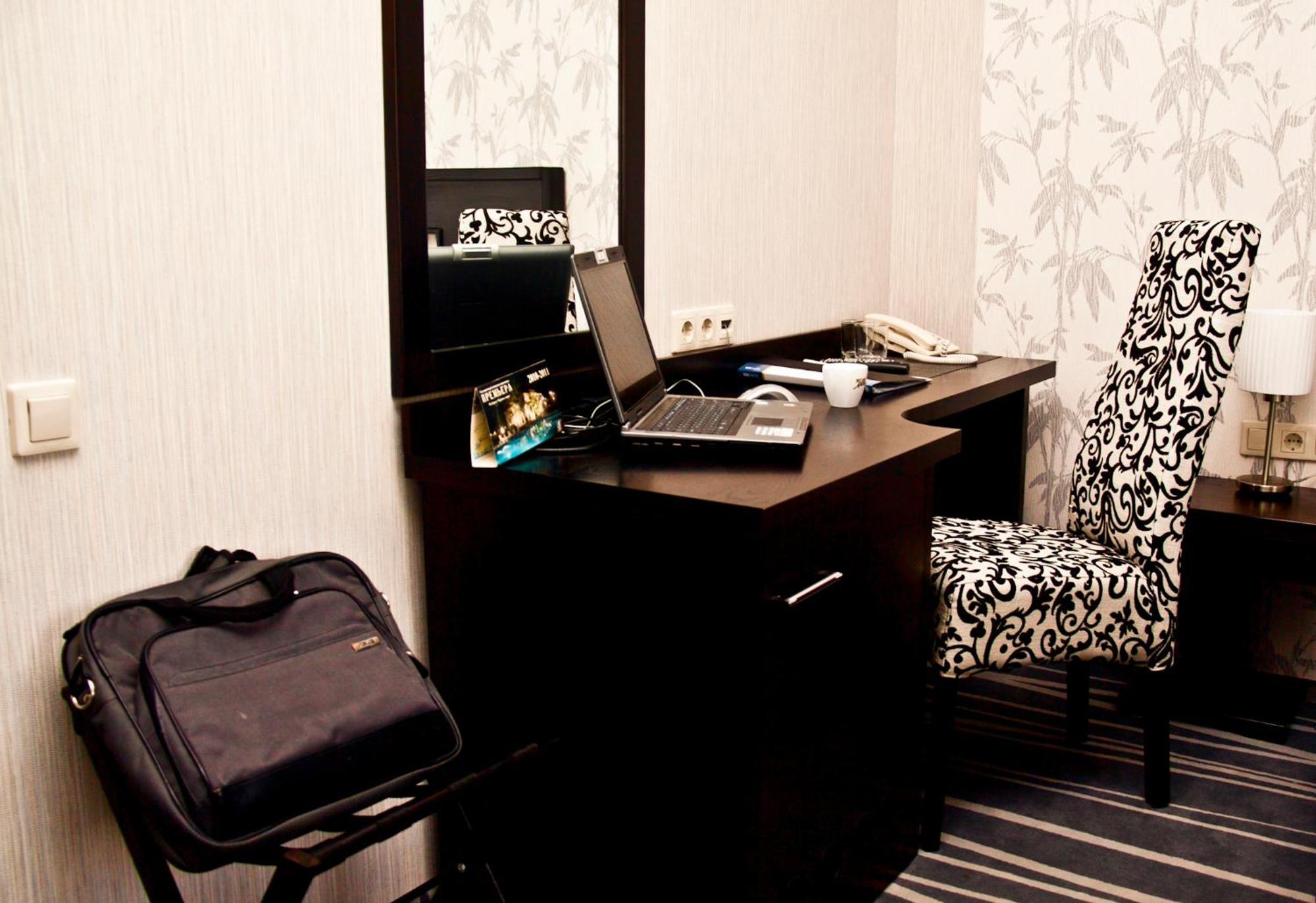Greenstone Hotel Kherson Bagian luar foto