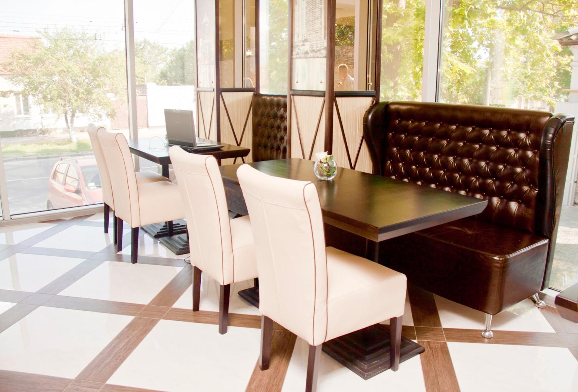 Greenstone Hotel Kherson Bagian luar foto