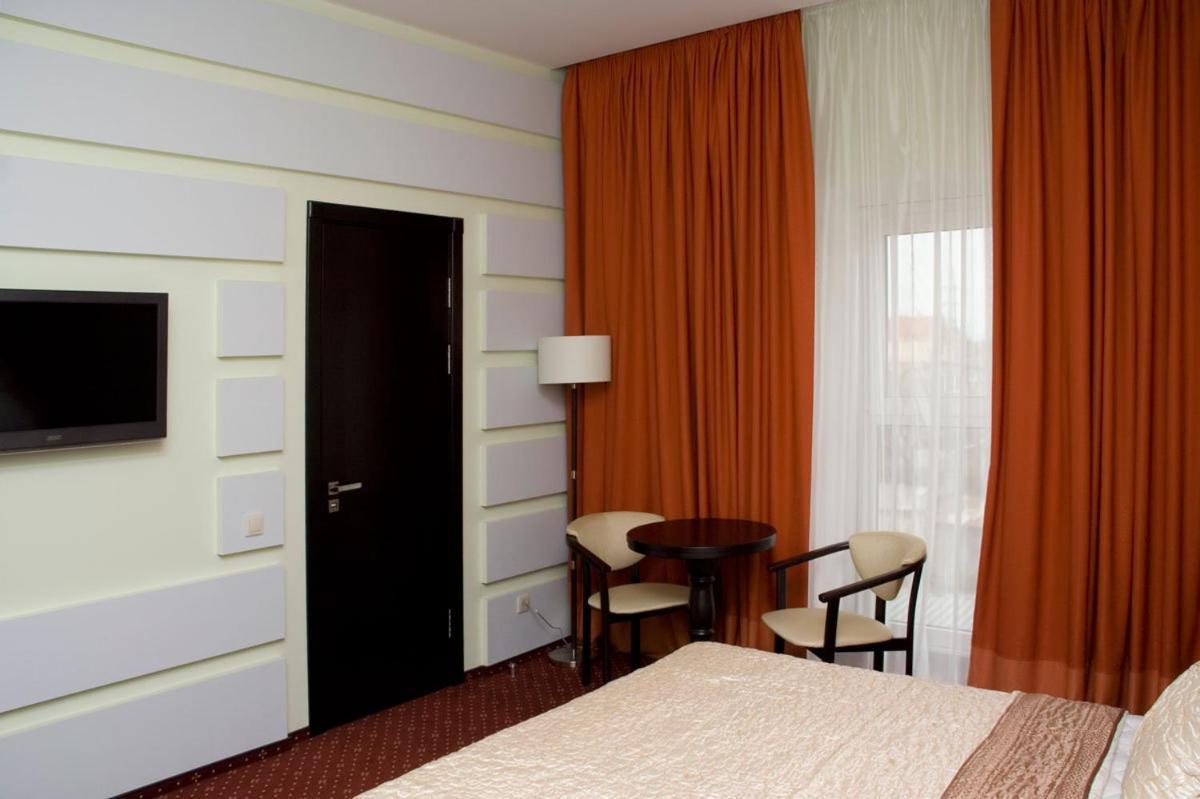 Greenstone Hotel Kherson Bagian luar foto